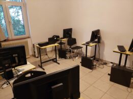 Computerraum in Victoria Comunication Center